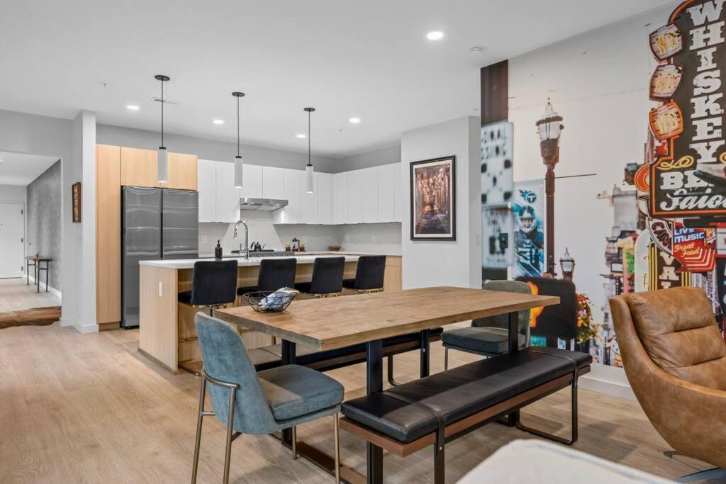 Skyline View, Pool, Gym, Balcony'S, Walk To Bway! Apartment Нашвил Екстериор снимка