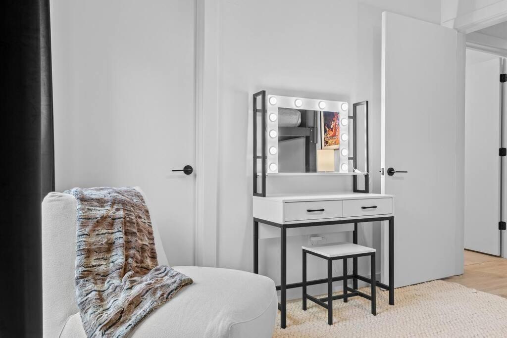 Skyline View, Pool, Gym, Balcony'S, Walk To Bway! Apartment Нашвил Екстериор снимка