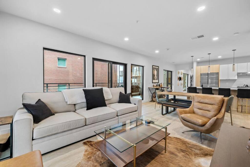 Skyline View, Pool, Gym, Balcony'S, Walk To Bway! Apartment Нашвил Екстериор снимка