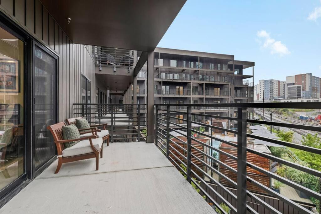 Skyline View, Pool, Gym, Balcony'S, Walk To Bway! Apartment Нашвил Екстериор снимка
