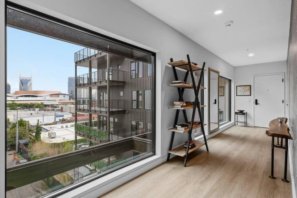 Skyline View, Pool, Gym, Balcony'S, Walk To Bway! Apartment Нашвил Екстериор снимка