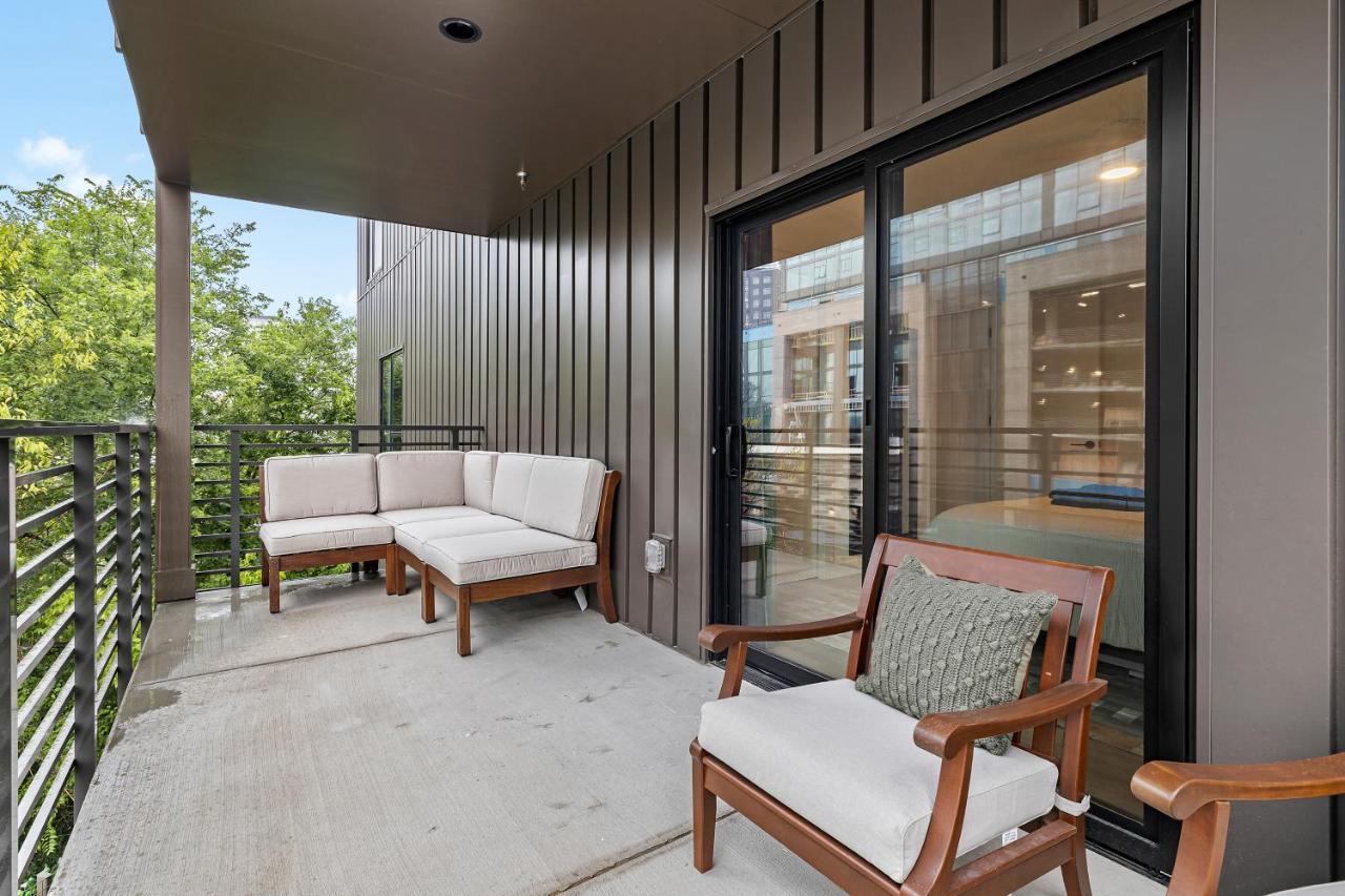 Skyline View, Pool, Gym, Balcony'S, Walk To Bway! Apartment Нашвил Екстериор снимка