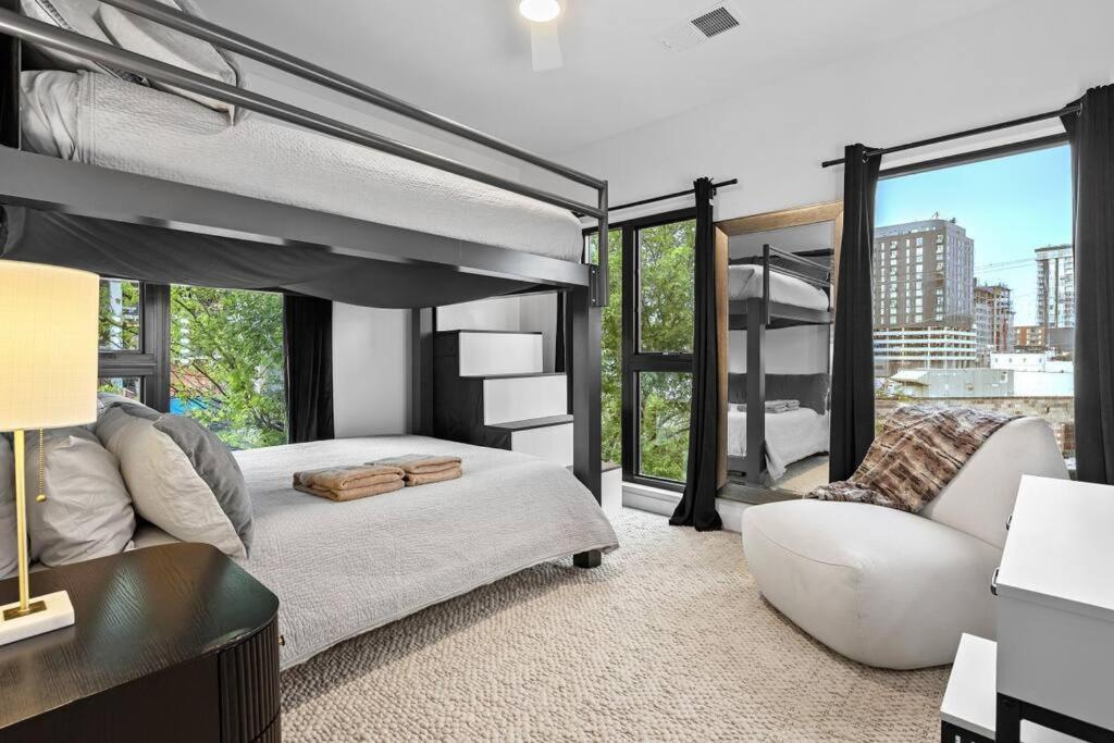 Skyline View, Pool, Gym, Balcony'S, Walk To Bway! Apartment Нашвил Екстериор снимка